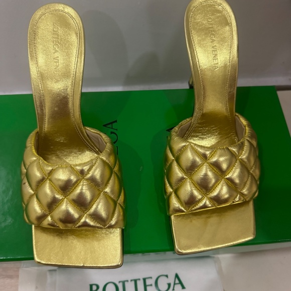 Bottega venetta metallic Gold mules. Size 39 - Picture 2 of 9
